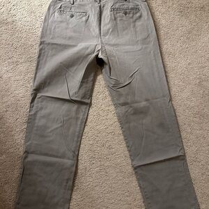 Izod Gray Chinos Classic Straight-Leg